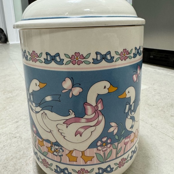 Vintage goose geese, kitchen storage canister container with lid ceramic - Picture 11 of 12